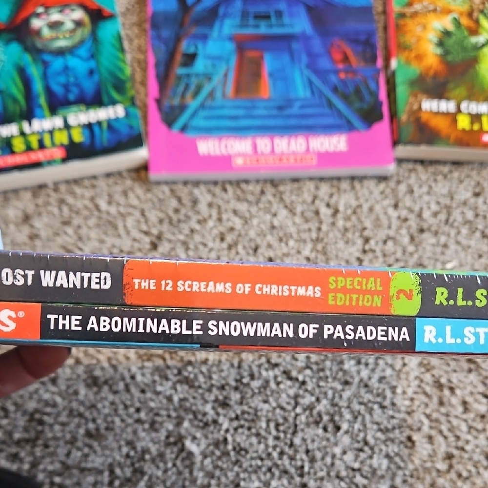 Goosebumps Book Collection - Picture 2 of 3